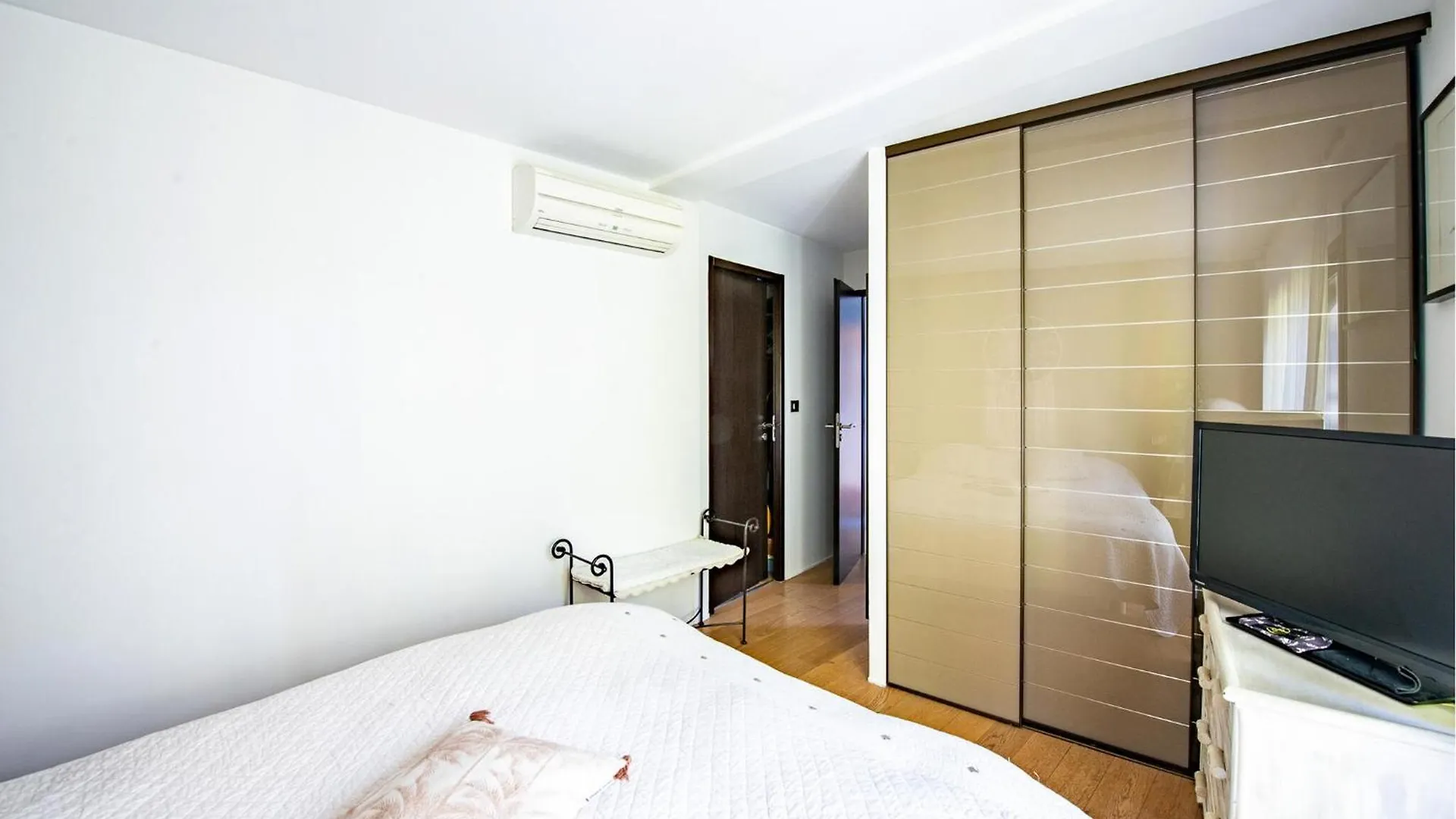 Dom wakacyjny Gorgeous Home In Marseille With Kitchen