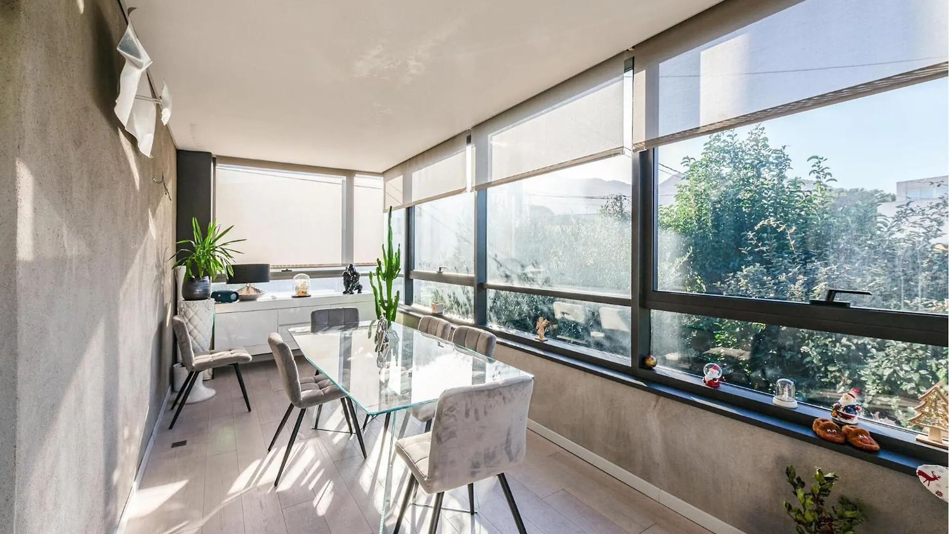 Gorgeous Home In Marseille With Kitchen