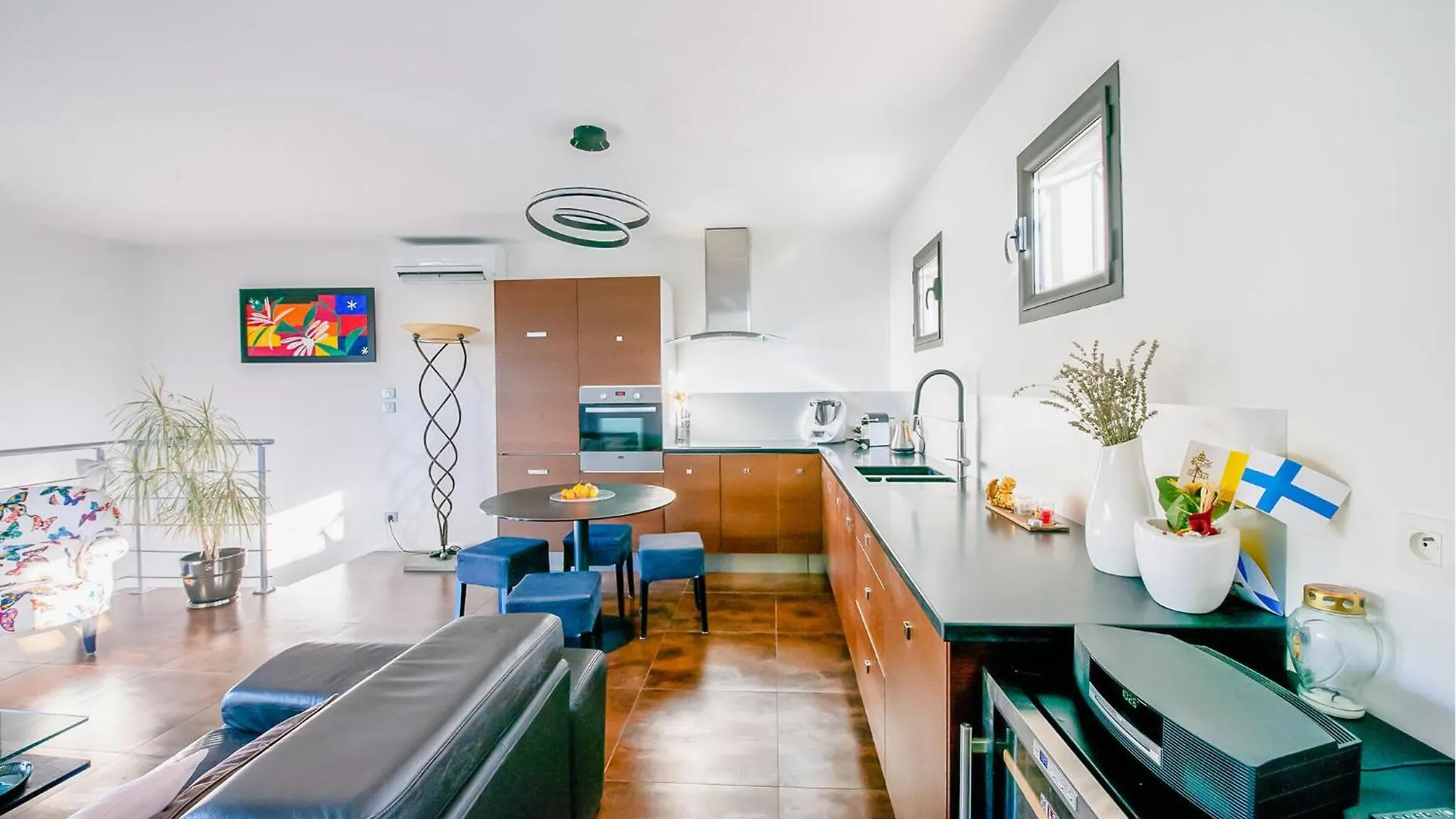 Gorgeous Home In Marseille With Kitchen 0*,
