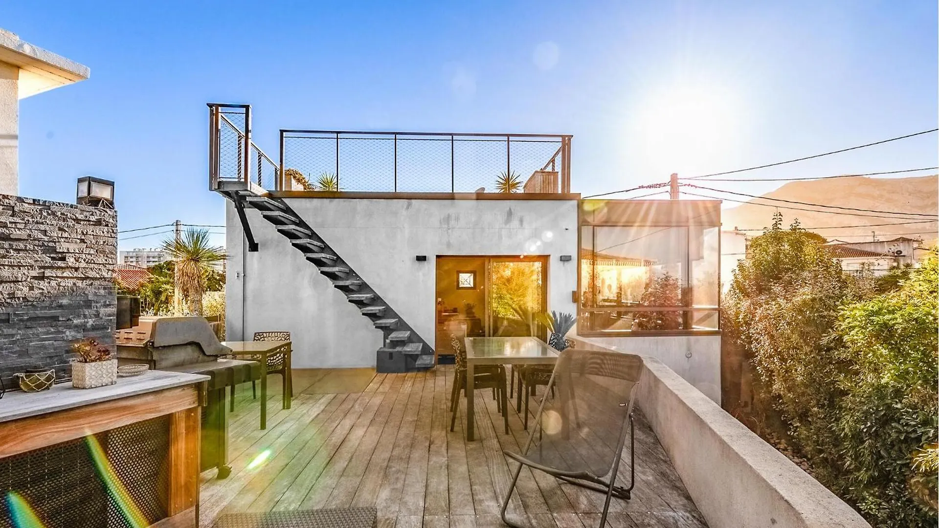 Gorgeous Home In Marseille With Kitchen 0*,